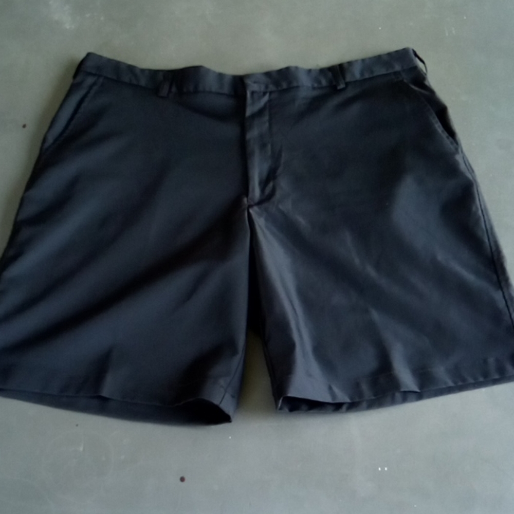 Bolle men's golf shorts brand new